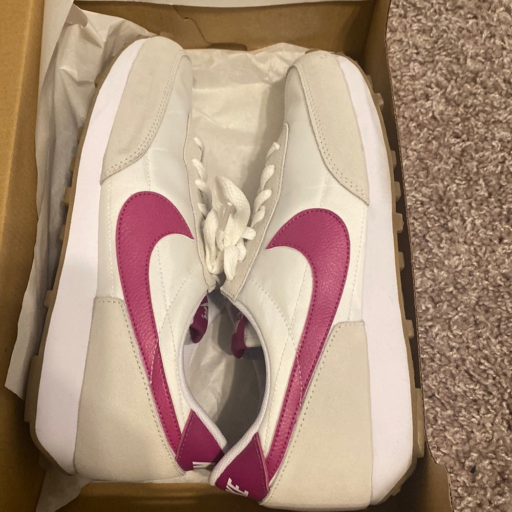Nike daybreak shoes-size 9